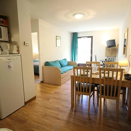 Appartement T2 Avec Balcon, Parking Et Lave-linge Près Du Parc - Fr-1-313-235 Bagnères-de-Luchon