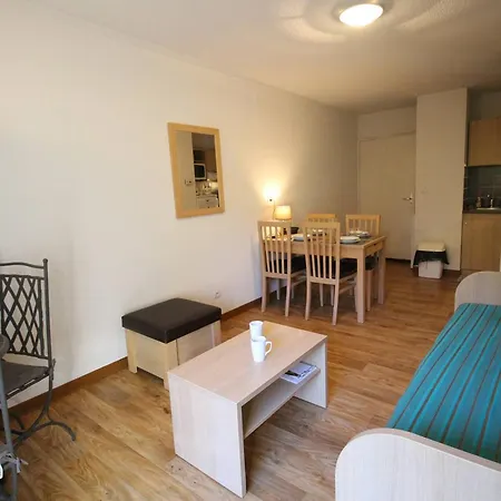 Apartamento T2 Avec Balcon, Parking Et Lave-linge Pres Du Parc - Fr-1-313-235 *