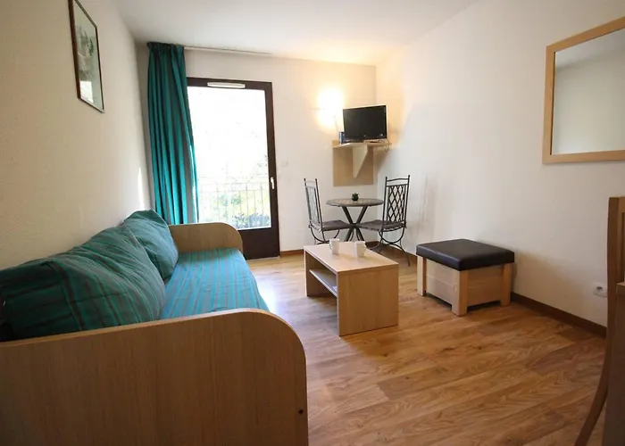 T2 Avec Balcon, Parking Et Lave-linge Pres Du Parc - Fr-1-313-235 Bagnères-de-Luchon