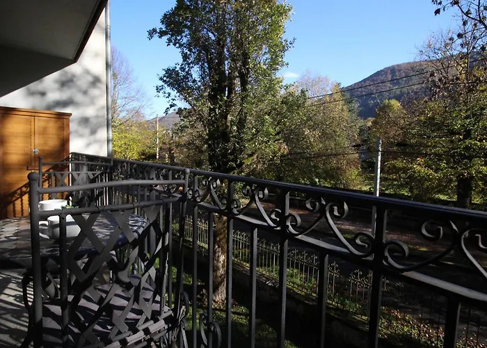 Apartamento T2 Avec Balcon, Parking Et Lave-linge Pres Du Parc - Fr-1-313-235