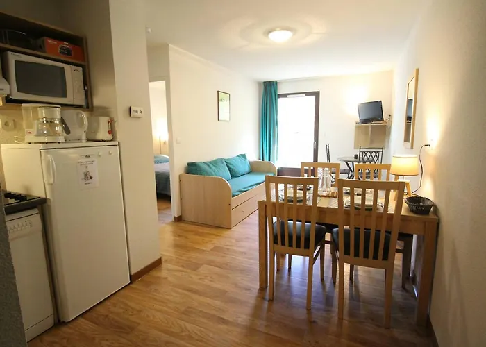 Apartamento T2 Avec Balcon, Parking Et Lave-linge Pres Du Parc - Fr-1-313-235 Bagnères-de-Luchon