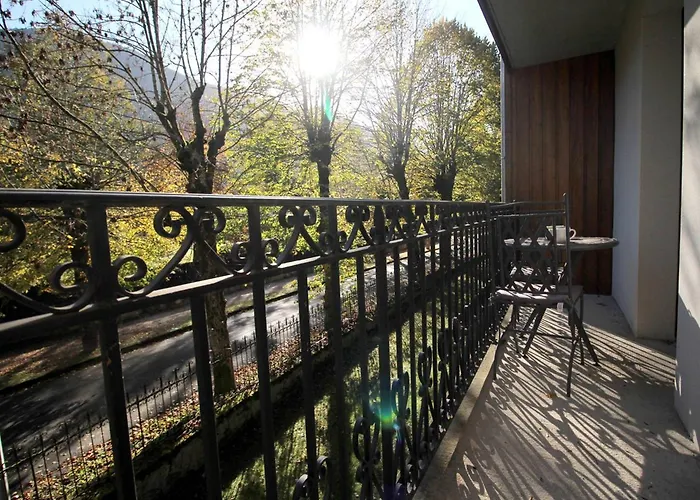 T2 Avec Balcon, Parking Et Lave-linge Pres Du Parc - Fr-1-313-235 *