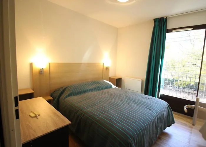 T2 Avec Balcon, Parking Et Lave-linge Pres Du Parc - Fr-1-313-235 *