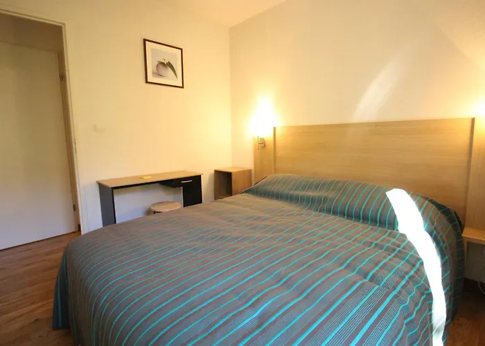 T2 Avec Balcon, Parking Et Lave-linge Pres Du Parc - Fr-1-313-235 Apartamento Bagnères-de-Luchon