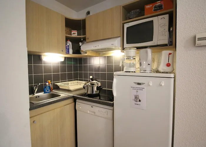 Apartamento T2 Avec Balcon, Parking Et Lave-linge Pres Du Parc - Fr-1-313-235 Bagnères-de-Luchon